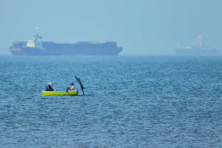 US fights to reopen the Strait of Hormuz as UAE comes under attack in test of Iran truce